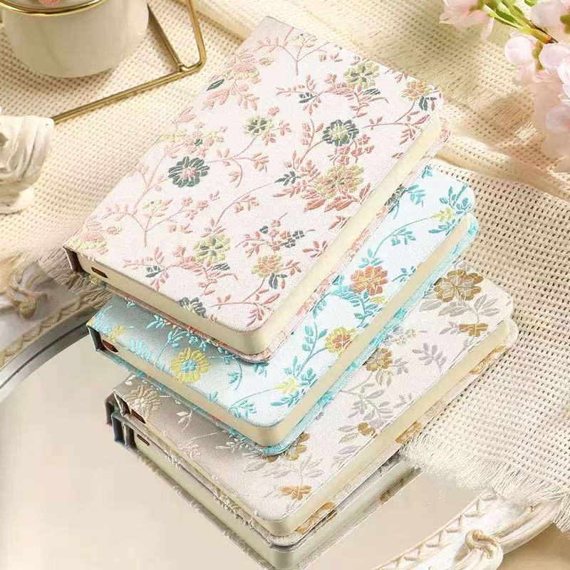 A6 Chinees bloemenbrokaat noti - Vintage Leather Journal Notebook recensie en prijs